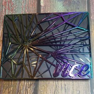 Urban Decay Vice Eyeshadow Palette - Very Lightly Swatched